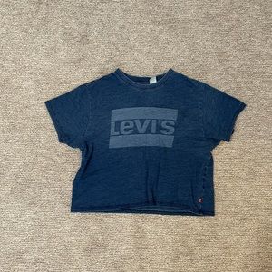 Levi’s Cropped Tee